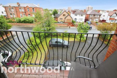 2 bedroom Flat to let in Alexandra Road, Southport, PR9
