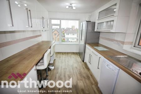 2 bedroom Flat to let in Alexandra Road, Southport, PR9