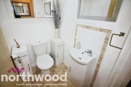 2 bedroom Flat to let in Alexandra Road, Southport, PR9