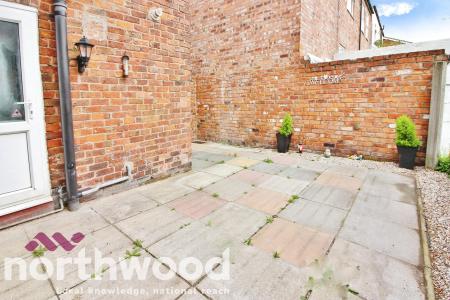 2 bedroom Semi-detached house to let in Hall Street, Southport, PR9