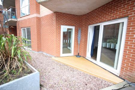 2 bedroom Flat to let in Lord Street, Southport, PR9