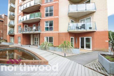 2 bedroom Flat to let in Lord Street, Southport, PR9