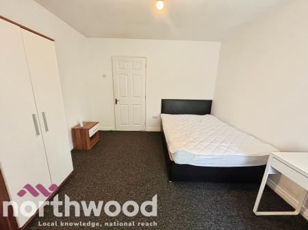 1 bedroom House share to let in Park Road, Ormskirk, L39