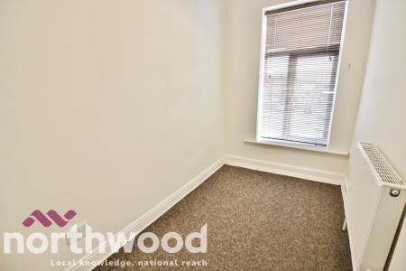 3 bedroom Flat to let in Bridge Grove, Southport, PR8