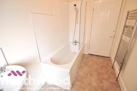 3 bedroom Flat to let in Bridge Grove, Southport, PR8