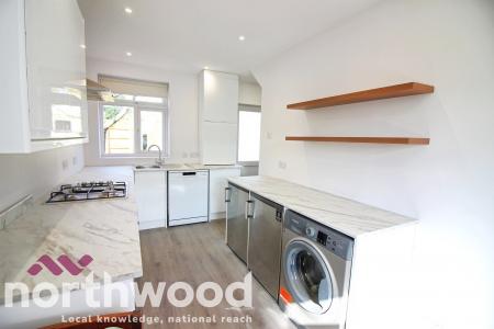 3 bedroom Semi-detached house to let in Guildford Road, Birkdale, PR8