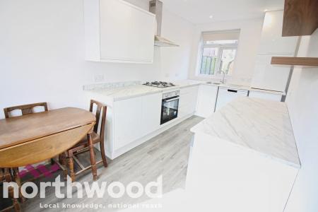 3 bedroom Semi-detached house to let in Guildford Road, Birkdale, PR8