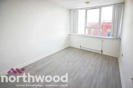 2 bedroom Flat to let in Eastbank Street, Southport, PR8