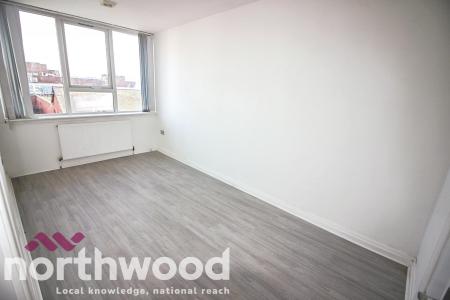 2 bedroom Flat to let in Eastbank Street, Southport, PR8