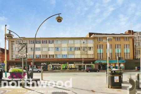 2 bedroom Flat to let in Eastbank Street, Southport, PR8