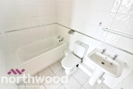 2 bedroom Flat to let in Eastbank Street, Southport, PR8
