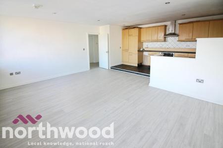2 bedroom Flat to let in Eastbank Street, Southport, PR8