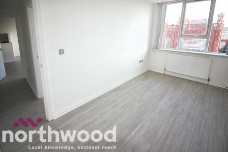 2 bedroom Flat to let in Eastbank Street, Southport, PR8