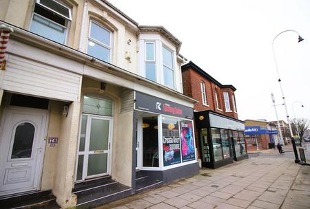 2 bedroom Flat to let in Middle Flat 2 Bed