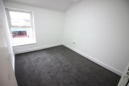 2 bedroom Flat to let in Middle Flat 2 Bed