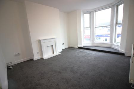 2 bedroom Flat to let in Middle Flat 2 Bed