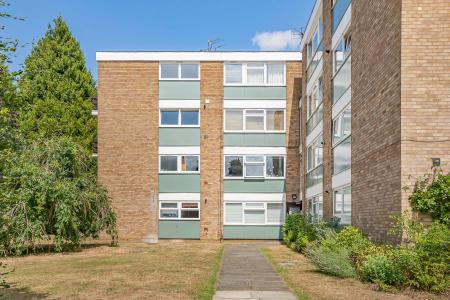 2 bedroom Flat for sale in Abbots Park, St Albans, AL1