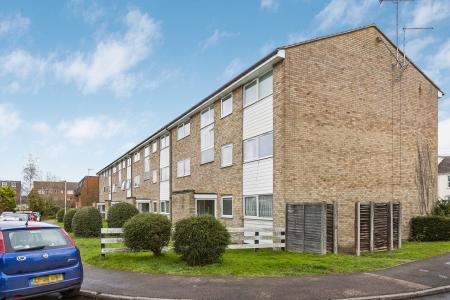 1 bedroom Flat for sale in Alderman Close, Welham Green, AL9