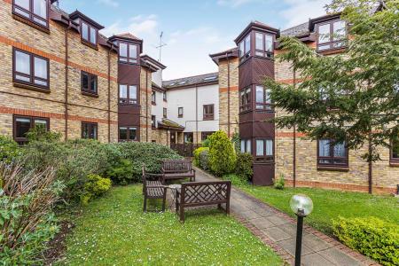 1 bedroom Flat for sale in Beaumonds, St Albans, AL1
