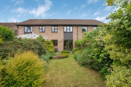 3 bedroom Terraced House for sale in Boissy Close, St Albans, AL4