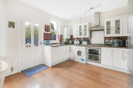 2 bedroom Terraced House for sale in Camp View Road, St Albans, AL1