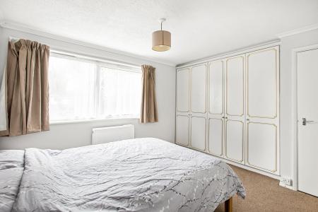 2 bedroom Flat for sale in Cedar Court, St Albans, AL4