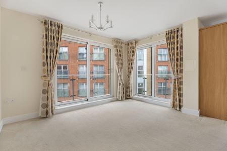 2 bedroom Flat for sale in Charrington Place, St Albans, AL1