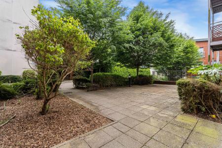 2 bedroom Flat for sale in Charrington Place, St Albans, AL1