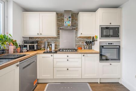 3 bedroom Terraced House for sale in Clinton End, Hemel Hempstead, HP2