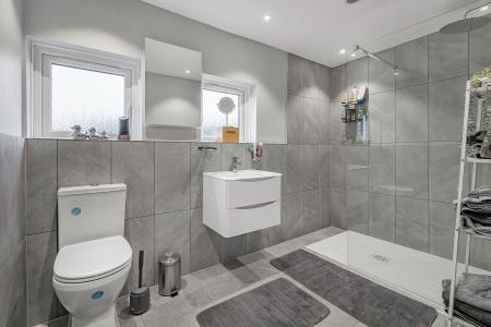 3 bedroom Terraced House for sale in Clinton End, Hemel Hempstead, HP2