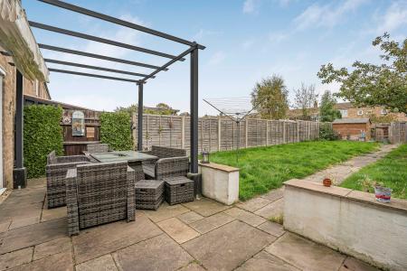 3 bedroom Terraced House for sale in Clinton End, Hemel Hempstead, HP2