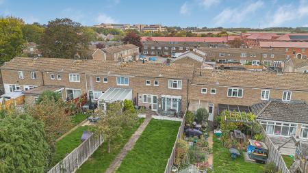 3 bedroom Terraced House for sale in Clinton End, Hemel Hempstead, HP2