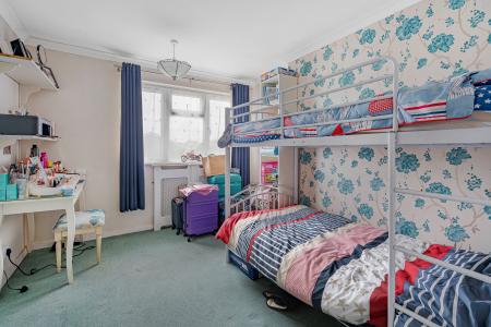 3 bedroom Terraced House for sale in Clinton End, Hemel Hempstead, HP2