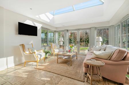 4 bedroom Character Property for sale in Dovers Green Cottages, Radlett, WD7