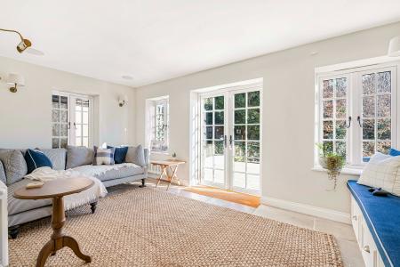 4 bedroom Character Property for sale in Dovers Green Cottages, Radlett, WD7