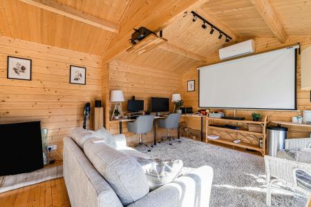 4 bedroom Character Property for sale in Dovers Green Cottages, Radlett, WD7