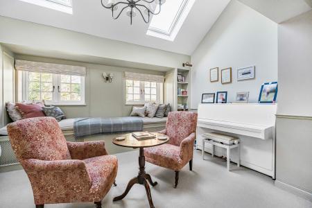 4 bedroom Character Property for sale in Dovers Green Cottages, Radlett, WD7