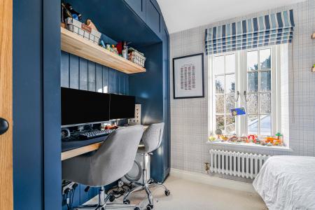 4 bedroom Character Property for sale in Dovers Green Cottages, Radlett, WD7