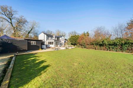 4 bedroom Character Property for sale in Dovers Green Cottages, Radlett, WD7