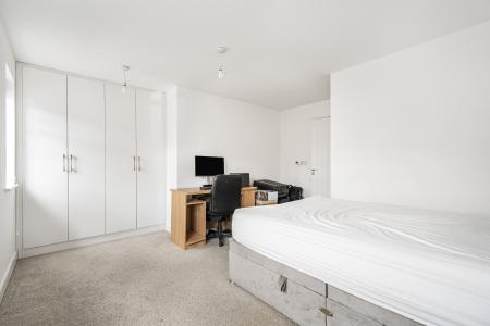 3 bedroom Terraced House for sale in Falcon Way, St Albans, AL4