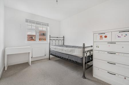 3 bedroom Terraced House for sale in Falcon Way, St Albans, AL4