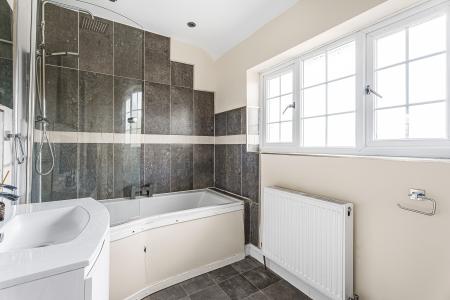 3 bedroom Terraced House for sale in Flint Way, St Albans, AL3