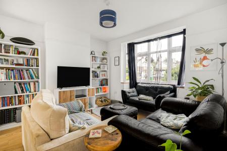 3 bedroom Semi-detached house for sale in Folly Lane, St Albans, AL3