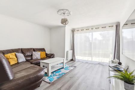 3 bedroom Terraced House for sale in Garden Avenue, Hatfield, AL10