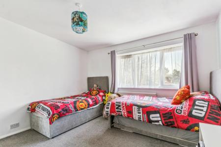 3 bedroom Terraced House for sale in Garden Avenue, Hatfield, AL10