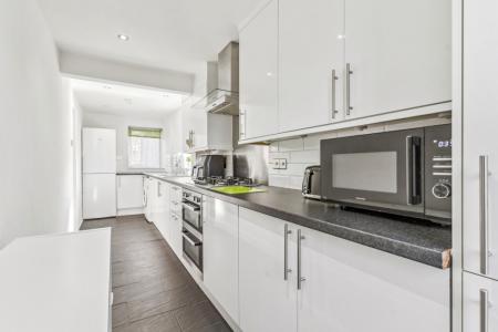 3 bedroom Terraced House for sale in Garden Avenue, Hatfield, AL10