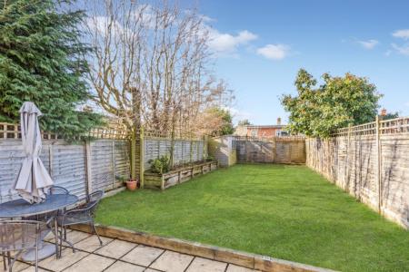 3 bedroom Terraced House for sale in Garden Avenue, Hatfield, AL10