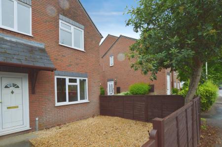 3 bedroom End of terrace house for sale in Ground Lane, Hatfield, AL10