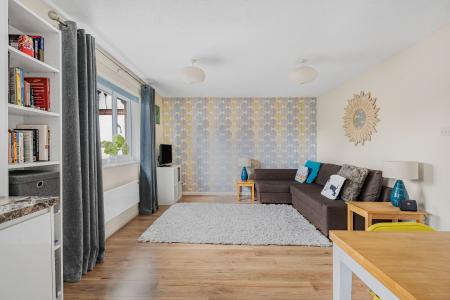 1 bedroom Flat for sale in Half Moon Mews, St Albans, AL1