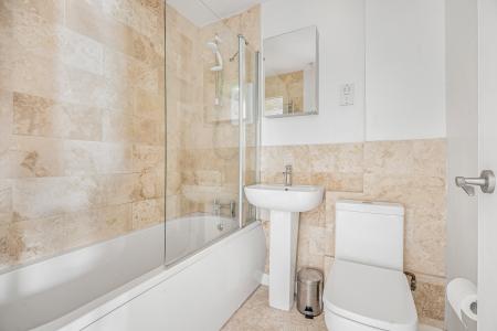 1 bedroom Flat for sale in Half Moon Mews, St Albans, AL1